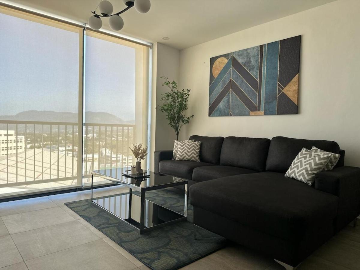 Modern In Downtown. A/c+ Wifi!